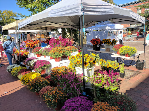 Gourmet Grocery Store «Eastern Market», reviews and photos, 225 7th St SE, Washington, DC 20003, USA