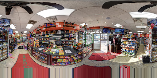 Convenience Store «McCormick Market», reviews and photos, 80 E Cermak Rd C, Chicago, IL 60616, USA