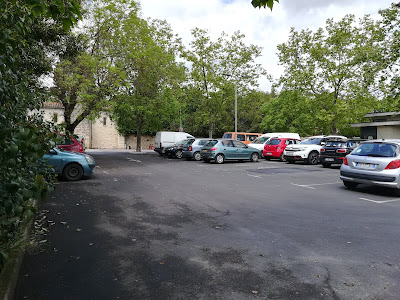 Parking des pénitents à Saussan