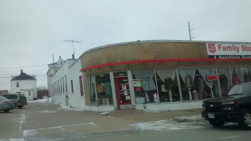 Thrift Store «The Salvation Army Family Store & Donation Center», reviews and photos, 717 3rd Ave SE, Cedar Rapids, IA 52401, USA