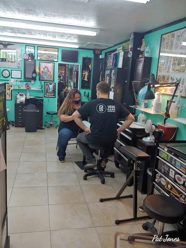 Tattoo Shop «Hold Fast Tattoo and Body Piercing», reviews and photos, 5153 S Ridgewood Ave, Port Orange, FL 32127, USA