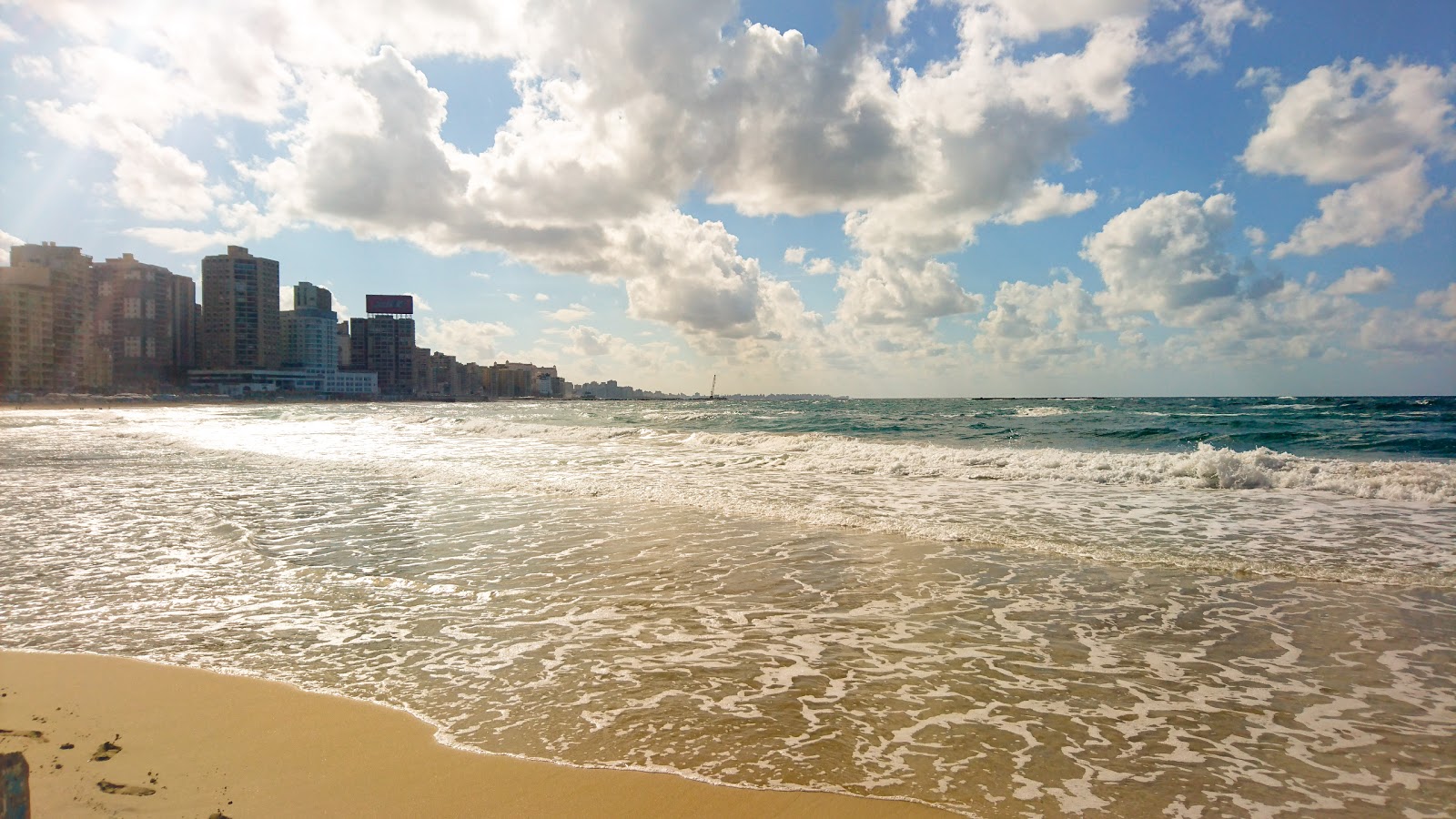 Foto de Miramar Beach con playa recta