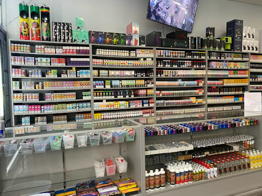 Tobacco Shop «The House of Vape and Smoke», reviews and photos, 944 W 6th St #114, Corona, CA 92882, USA