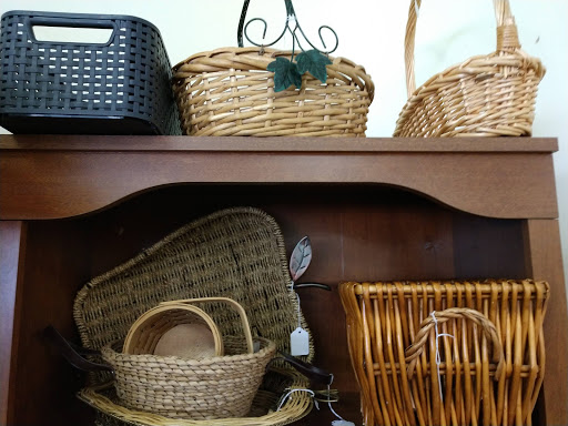 Thrift Store «The Treasure Hound», reviews and photos, 14508 Old Lee Rd, Chantilly, VA 20151, USA