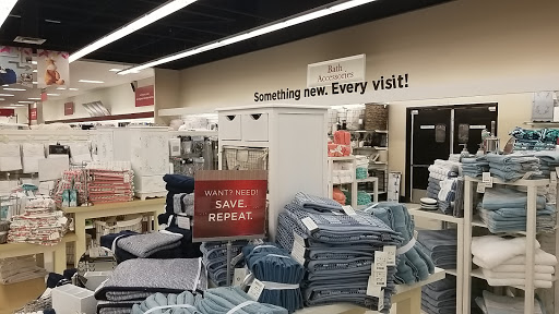 Department Store «T.J. Maxx and HomeGoods», reviews and photos, 7349 Lemont Rd, Downers Grove, IL 60516, USA