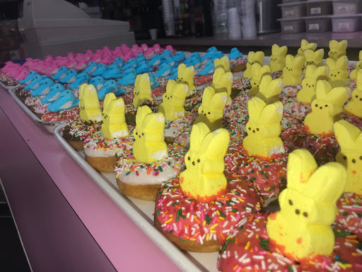 Donut Shop «Donut Club», reviews and photos, 861 W Arrow Hwy, San Dimas, CA 91773, USA