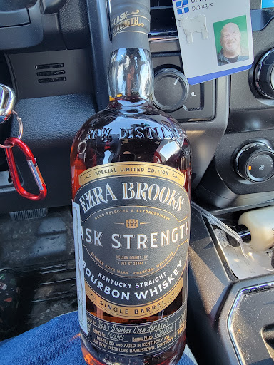 Beer Store «Vans Liquor Store», reviews and photos, 470 Sinsinawa Ave, East Dubuque, IL 61025, USA