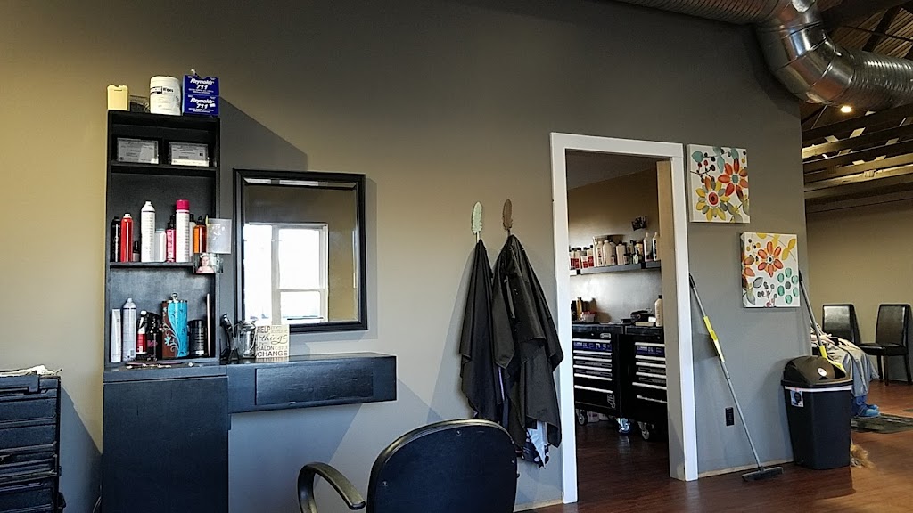 Hot Mess Hair Studio 62439