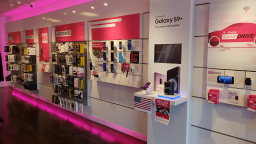 Cell Phone Store «T-Mobile», reviews and photos, 3330 Cobb Pkwy NW #328, Acworth, GA 30101, USA
