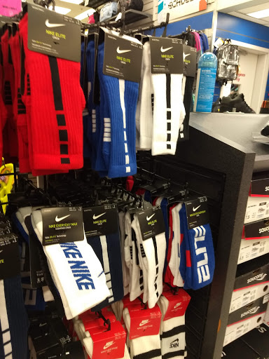 Sporting Goods Store «Big 5 Sporting Goods», reviews and photos, 595 NE Circle Blvd, Corvallis, OR 97330, USA