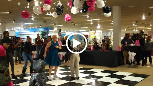 Furniture Store «Art Van Furniture - Kalamazoo (Portage)», reviews and photos, 550 Ring Rd, Portage, MI 49024, USA