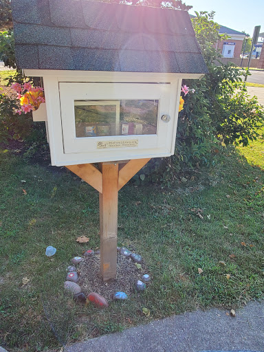 Park «Central Memorial Park», reviews and photos, 212 E 4th St, Sterling, IL 61081, USA