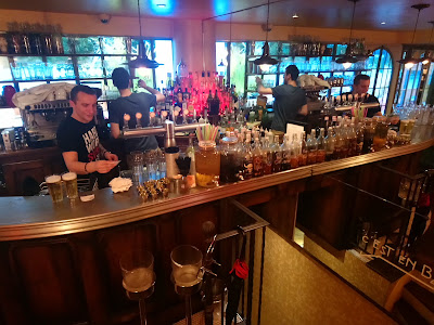 Bar La Petite à Paris