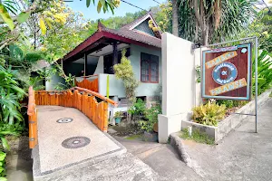 Bamboo Paradise Guesthouse and Hostel image