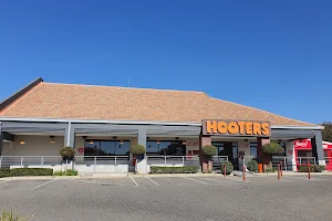 Hooters Ruimsig image