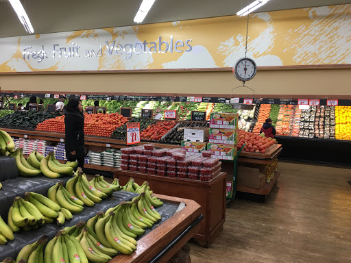 Grocery Store «Villa Park Fruit Market», reviews and photos, 302 W North Ave, Villa Park, IL 60181, USA