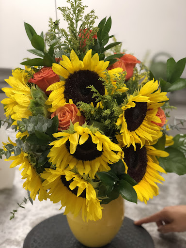 Florist «Brickell Avenue Flowers & Gifts», reviews and photos, 701 Brickell Ave, Miami, FL 33131, USA