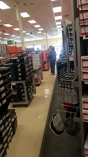 Shoe Store «Shoe Carnival», reviews and photos, 3408 S Glenstone Ave, Springfield, MO 65804, USA