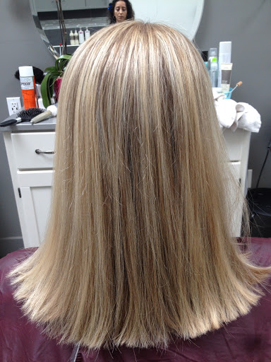 Hair Salon «Maxi Hair Salon», reviews and photos, 2489 Telegraph Ave, Berkeley, CA 94704, USA