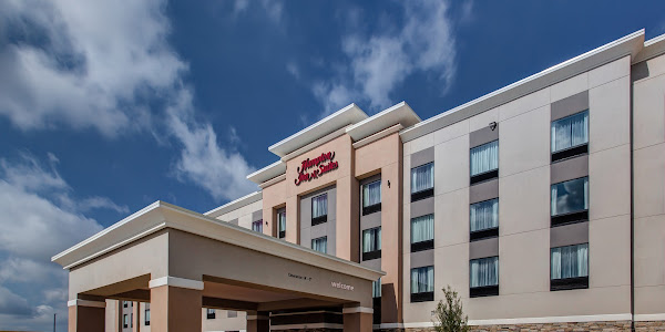 Hampton Inn & Suites Wichita/Airport