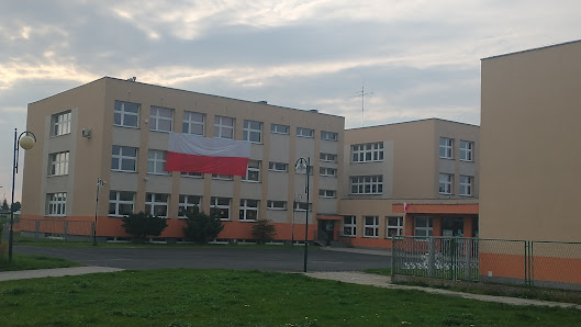 Publiczna Szkoła Podstawowa nr 7 w Strzelcach Opolskich Kardynała Wyszyńskiego 2, 47-100 Strzelce Opolskie, Polska