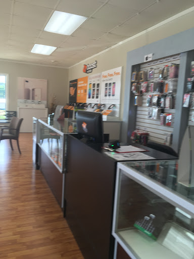Cell Phone Store «Boost Mobile Store by MS Telecom», reviews and photos, 2828 Battleground Ave, Greensboro, NC 27408, USA