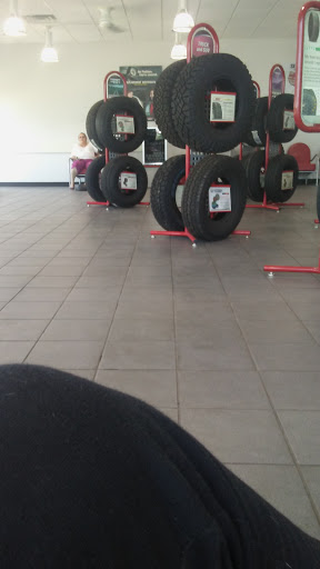 Tire Shop «Discount Tire Store - Lubbock, TX», reviews and photos, 1702 Avenue Q, Lubbock, TX 79401, USA