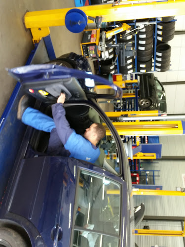 KwikFit Utrecht De Meern - Banden, APK en auto-onderhoud - Autodealer
