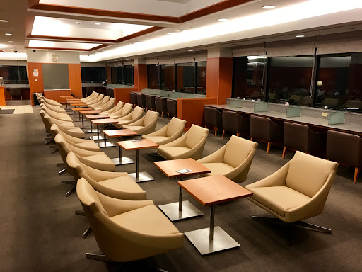 Admirals Club / Sakura Lounge