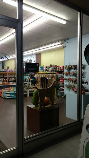 Pet Supply Store «3 Dogs and a Chick», reviews and photos, 130 Miracle Strip Pkwy SE, Fort Walton Beach, FL 32548, USA