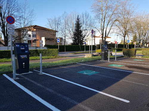 Borne de recharge de véhicules électriques MObiVE Charging Station Pau
