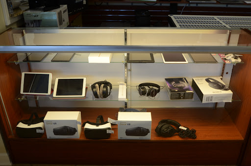 Pawn Shop «Pawn in Private», reviews and photos, 1741 E Central Rd, Arlington Heights, IL 60005, USA