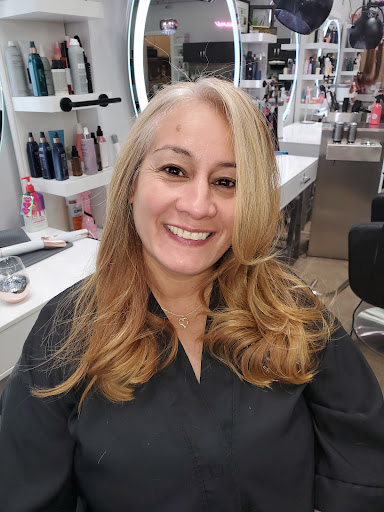 Hair Salon «Bigger Better Hair Salon», reviews and photos, 4425 N Central Expy #39, Dallas, TX 75205, USA