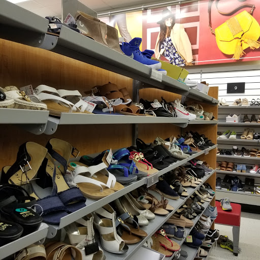 Department Store «T.J. Maxx», reviews and photos, 105 E Street Rd, Feasterville-Trevose, PA 19053, USA