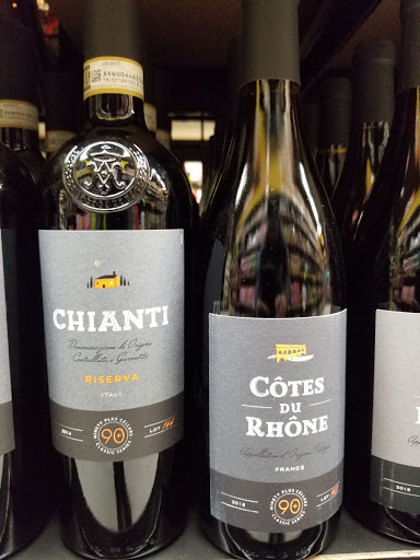 Liquor Store «Gold Crown Liquors Store», reviews and photos, 3425 N Clark St, Chicago, IL 60657, USA