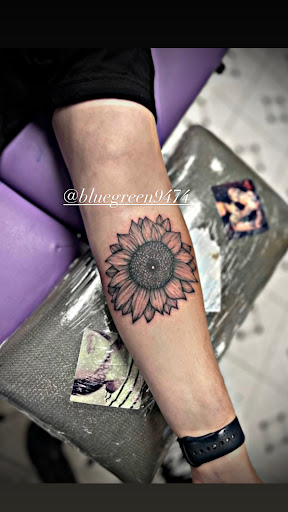 Explore love yourz tattoo ideas, creative tattoo ideas in El Paso, available at R&R tattoo and piercing studio