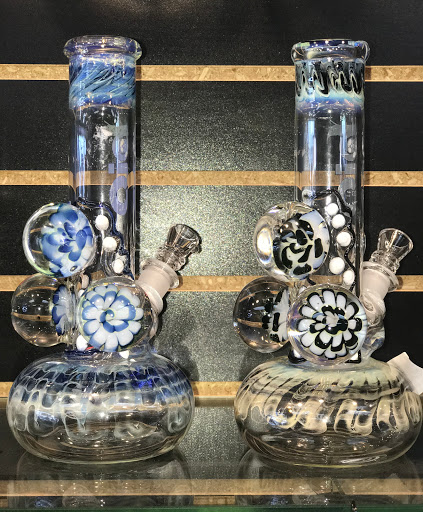 Tobacco Shop «City Mart Smoke Shop», reviews and photos, 35 Berkshire Dr unit 1, Crystal Lake, IL 60014, USA