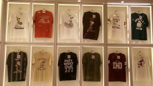 Stores to buy women's t-shirts Taipei
