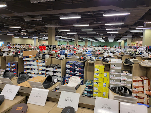 Shoe Store «DSW Designer Shoe Warehouse», reviews and photos, 640 W Dekalb Pike, King of Prussia, PA 19406, USA