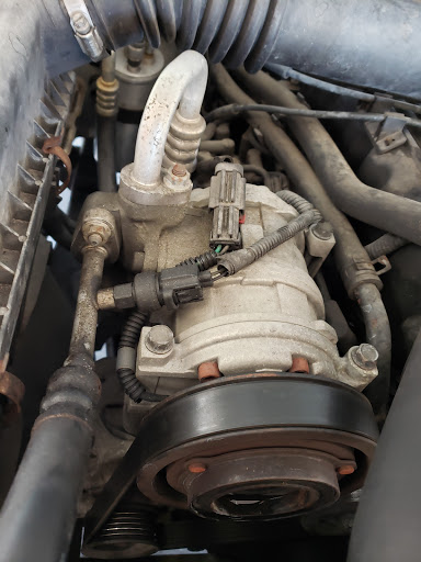 Auto Repair Shop «C & E Tire And Auto Service», reviews and photos, 11901 Indian Rocks Rd, Largo, FL 33774, USA