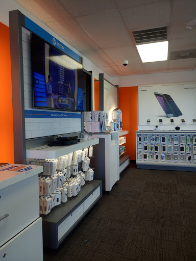 Cell Phone Store «AT&T», reviews and photos, 1332 N John Young Pkwy, Kissimmee, FL 34741, USA