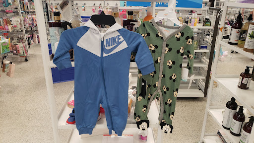 Clothing Store «Ross Dress for Less», reviews and photos, 640 Concar Dr, San Mateo, CA 94402, USA