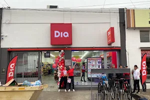Supermarket DIA - San Salvador image