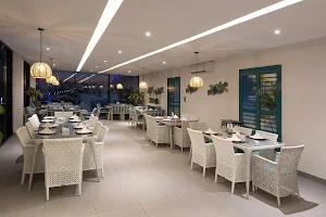 مطعم توينا للمأكولات البحرية شاطئ لابلايا - أبحر image