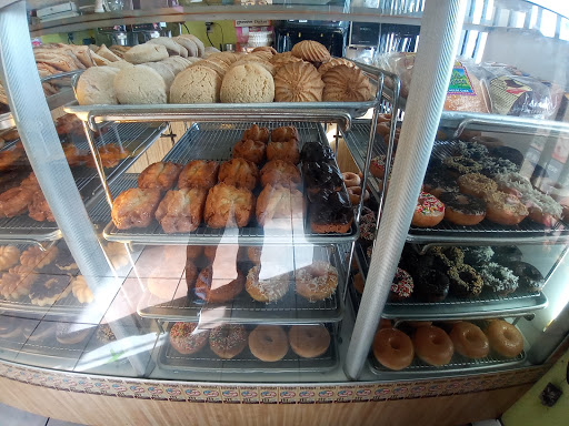 Donut Shop «Amigo Donut», reviews and photos, 14229 S Inglewood Ave, Hawthorne, CA 90250, USA