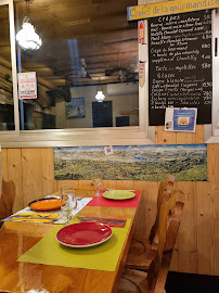Atmosphère du Restaurant L'Assiette Comtoise à Sainte-Geneviève-des-Bois - n°6