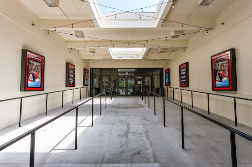 Movie Theater «Paragon Pavilion», reviews and photos, 833 Vanderbilt Beach Rd, Naples, FL 34108, USA