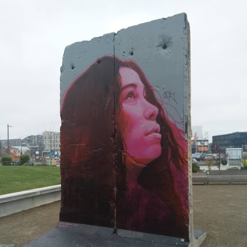 Reviews of Berlin wall pieces in Christchurch - Museum