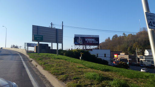 Beer Store «Vans Liquor Store», reviews and photos, 470 Sinsinawa Ave, East Dubuque, IL 61025, USA