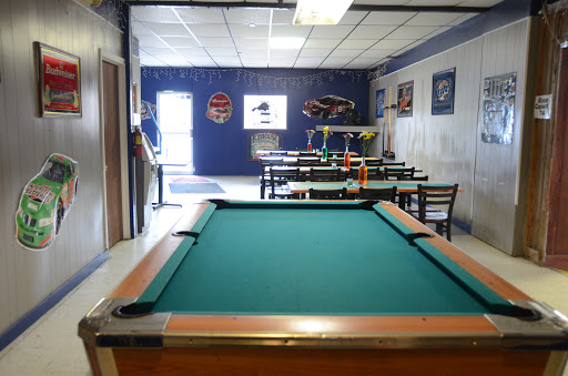 Bowling Alley «Anamosa Bowling Center Inc», reviews and photos, 117 N Ford St, Anamosa, IA 52205, USA